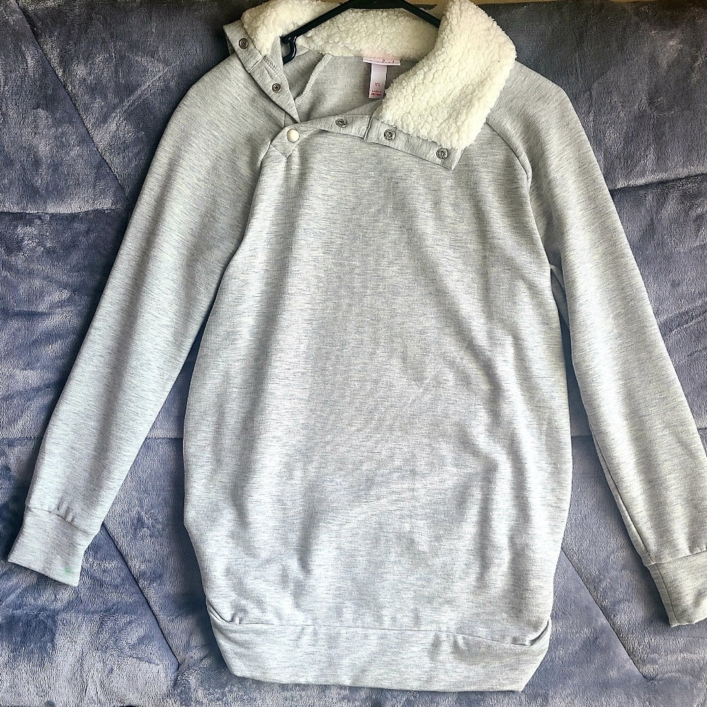 4/$20 Isabel Maternity by Ingrid & Isabel Sweater